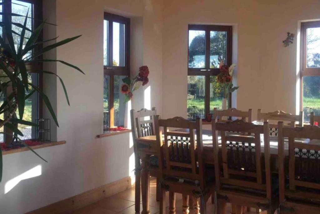 Annies Meadow. Villa Knock  Dış mekan fotoğraf